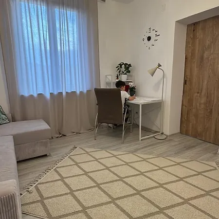 Apartment Lawanda Petrosani