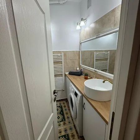 Lawanda Apartment *
