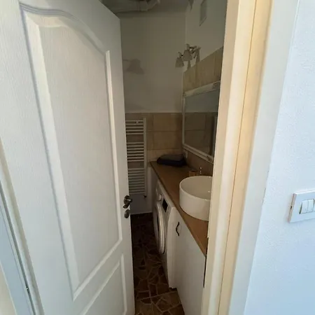 Lawanda Apartment *